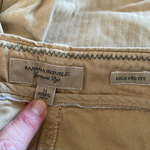 Men’s waist size 31 cargo shorts, 100% cotton in tan color-Banana Republic - Picture 3 of 4